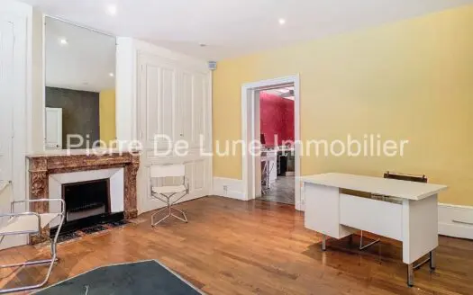 Bureau À vendre 230 m²