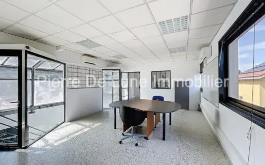 Commerce À louer 70 m²