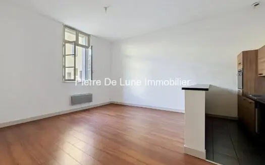 Appartement À louer  55 m²