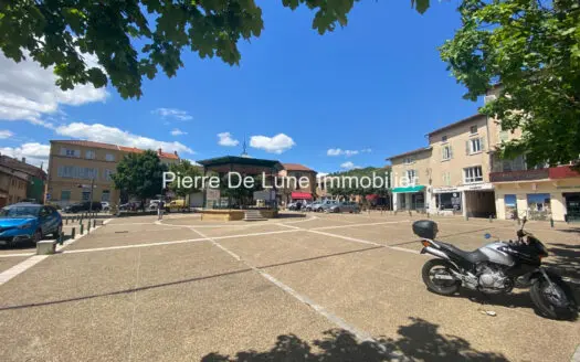 Appartement À louer  4 pièce(s) 71 m²