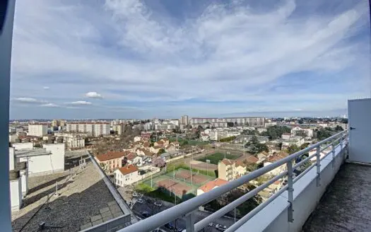 Appartement À louer 4 pièce(s) 75 m²