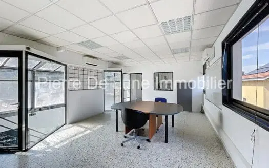 Commerce À louer 70 m²