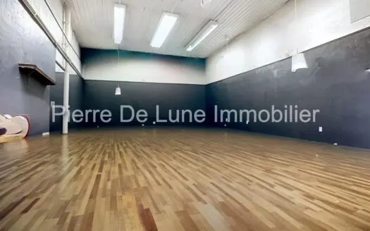 Commerce À vendre 85 m²