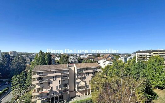 Appartement À vendre  82 m²